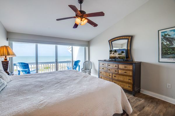 Primary Bedroom - King Bed