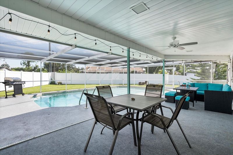 Dining table on lanai