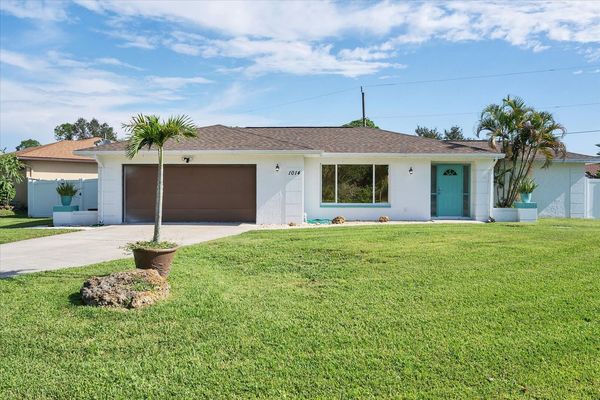 Private pool home in quiet Port Charlotte neighborhood