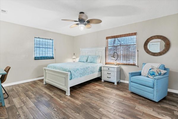 Third bedroom with queen bed and office
42” Roku TV