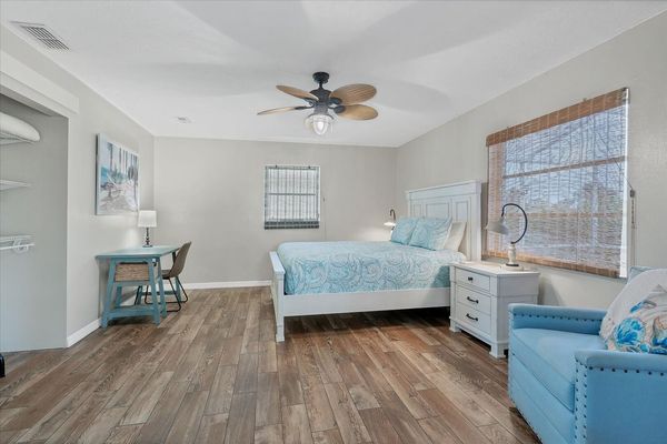 Third bedroom with queen bed and office
42” Roku TV