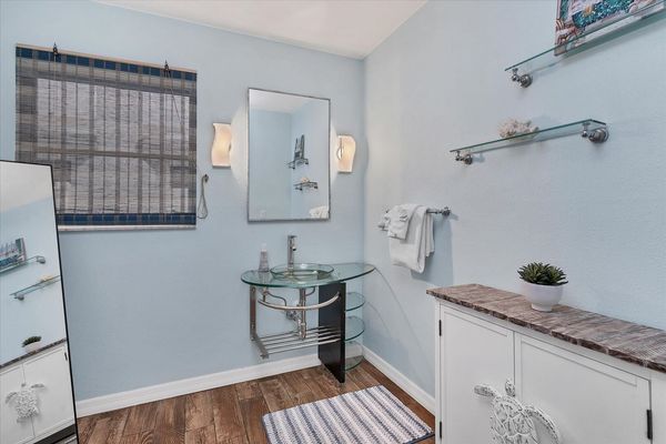 Second bathroom with shower/tub combo