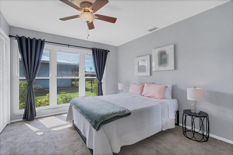 Third Bedroom with queen bed no tv
