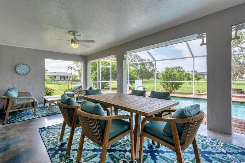 Dining al fresco on the covered lanai