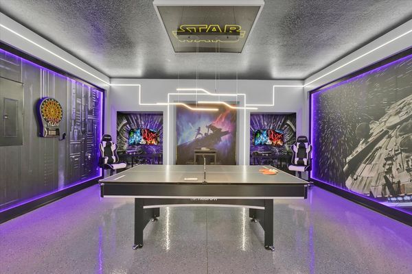 Game Room Downstairs-Star Wars Theme
2-50" TV's
2-PlayStation 5's
Pool/Ping Pong Table
Has AC