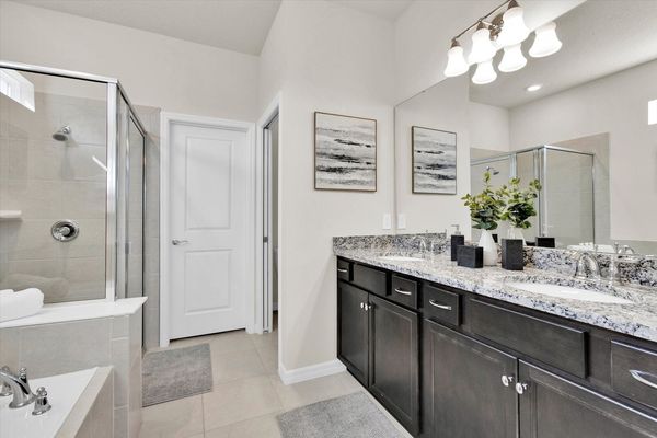 Master King Bathroom 1
Downstairs
Tub and Shower