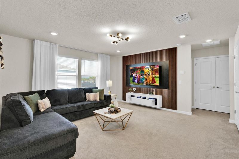 Loft
65" Smart TV