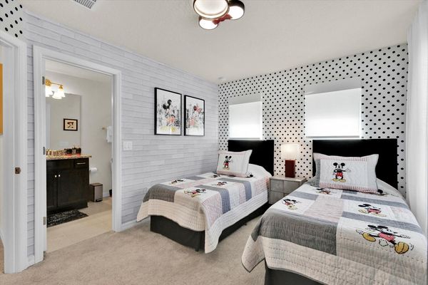 Two Twins Suite Bedroom 5 (Angle)