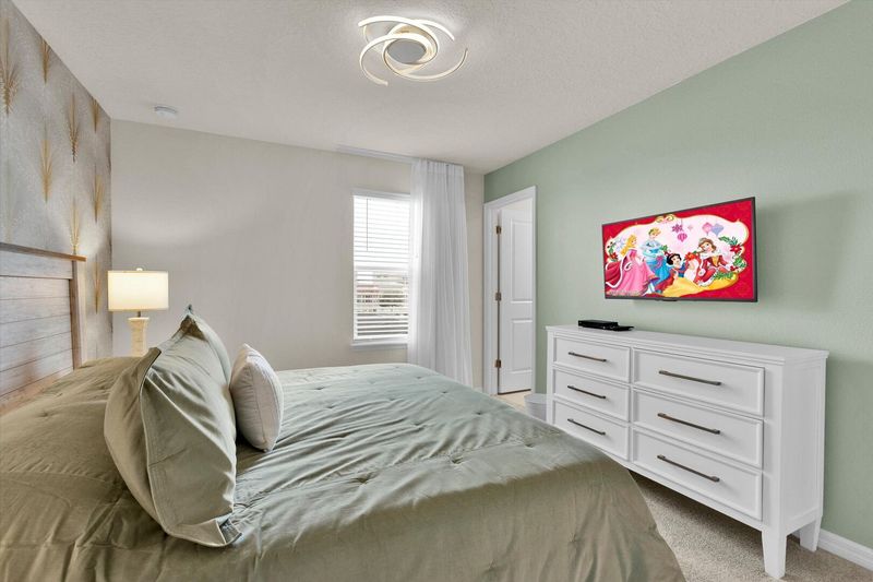 King Suite Bedroom 3 (Angle)
40" TV