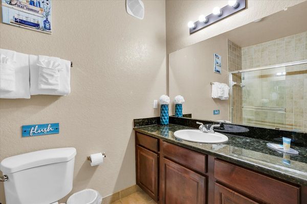 Master King Bathroom 1
Shower