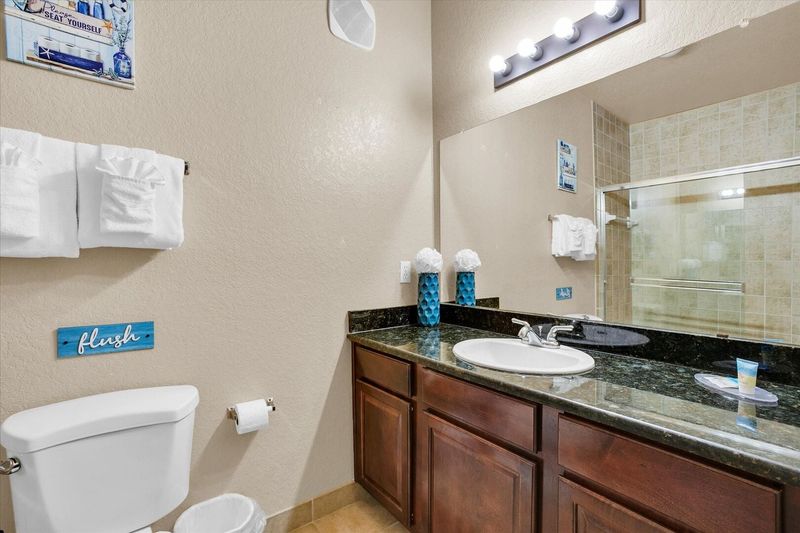 Master King Bathroom 1
Shower