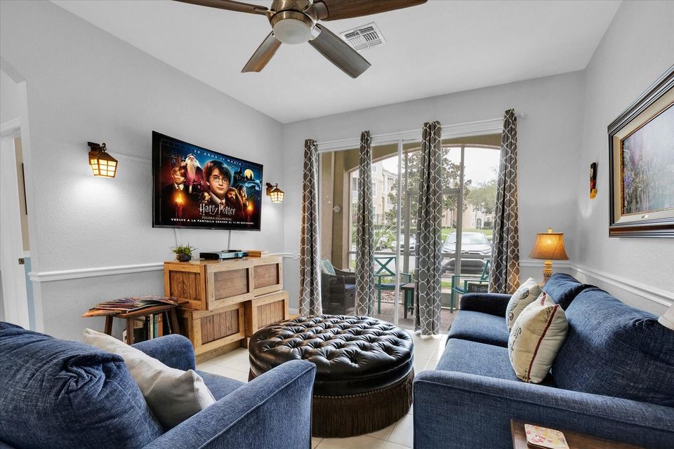 Living Room
65" TV