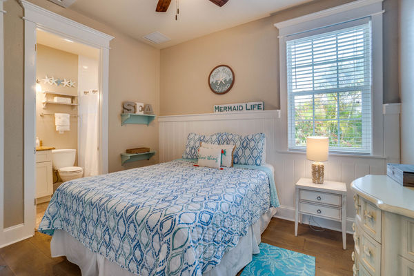 Bedroom 3 - Queen Bed