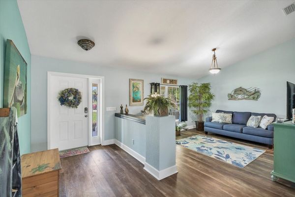 Welcoming open entryway