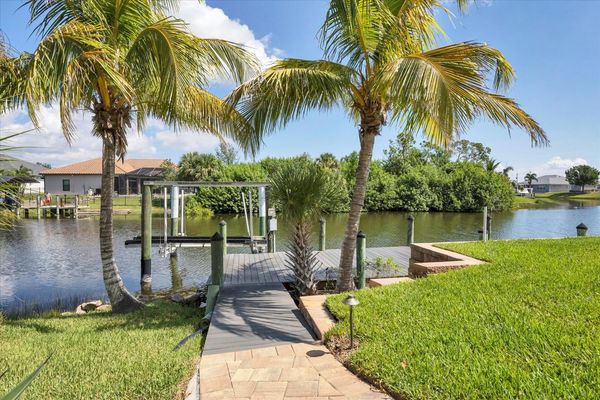 Walkway to the dock (Boat lift not available)