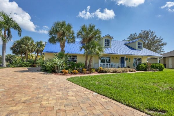 Spacious driveway and property in South Gulf Cove