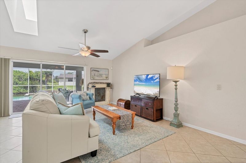 Living room with 65" Smart TV