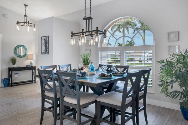 Dining room seats 8