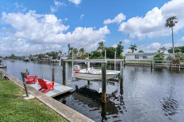 Dock size: 15' x 7' (Boat lift not available)