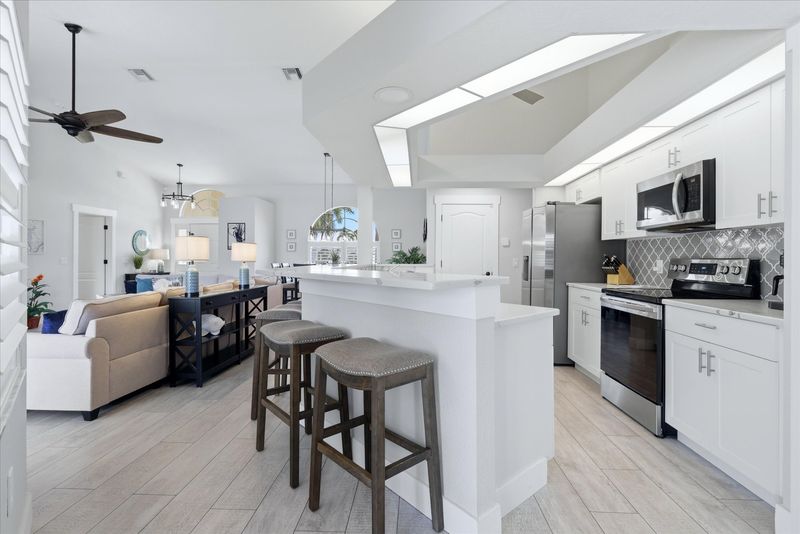 Bright, fully-equipped kitchen