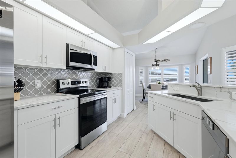Bright, fully-equipped kitchen
