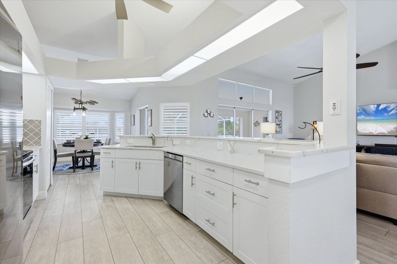 Bright, fully-equipped kitchen