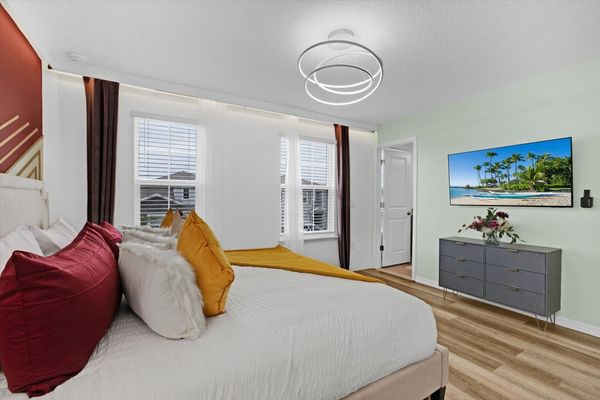Master Suite Bedroom 2, King Bed, Upstairs, 50" Smart TV