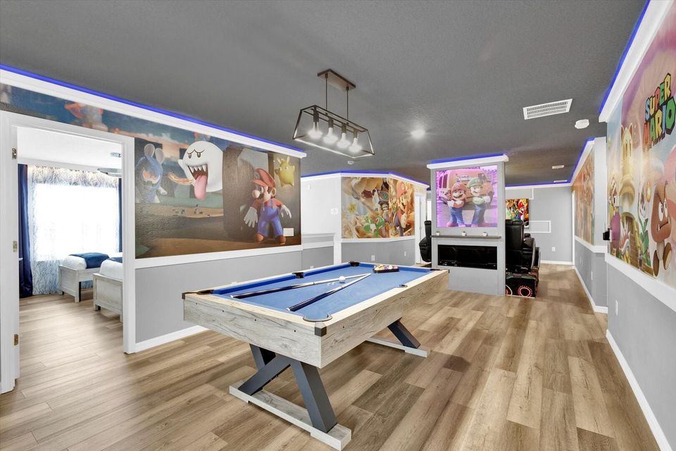Theater Room Loft - Super Mario, Upstairs, Pool Table