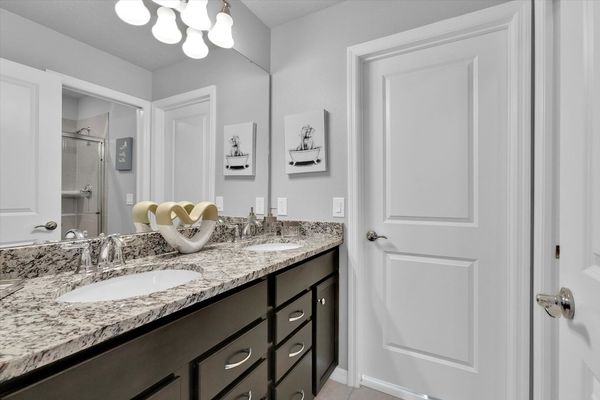 Jack N Jill Bathroom 4, Shower, Upstairs
(Shared by Bedrooms 4 and 5)