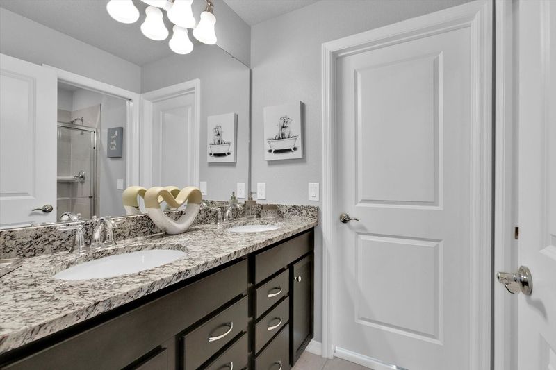 Jack N Jill Bathroom 4, Shower, Upstairs
(Shared by Bedrooms 4 and 5)