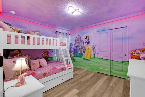 Bedroom 10 - Disney Princess, 
Twin/Double Bunk + Twin Trundle
50" Smart TV