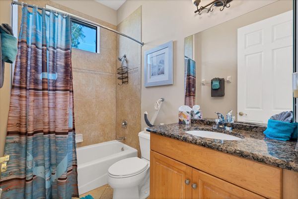 Guest bathroom with shower/tub combo