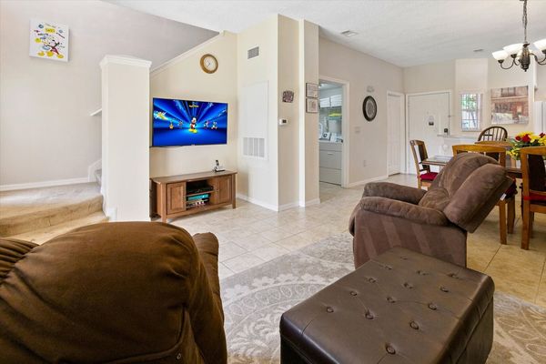 Living Room
50" Roku TV