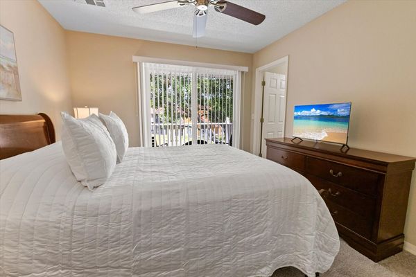 Master Queen Bedroom 1 (Angle)
32" Smart TV