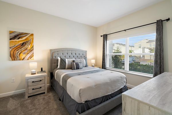 Queen Bedroom 4 Downstairs