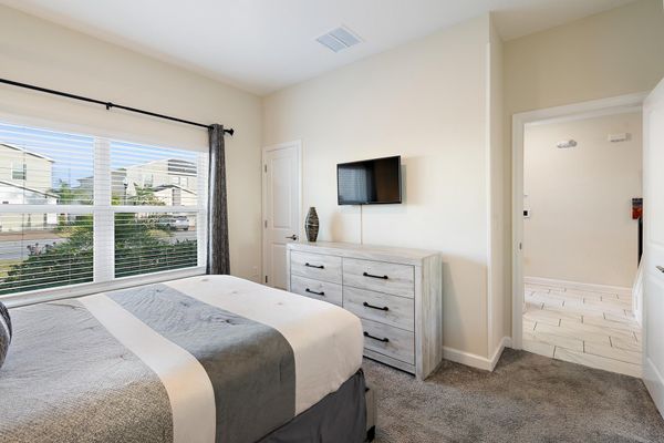 Queen Bedroom 4 Downstairs 32" Smart TV