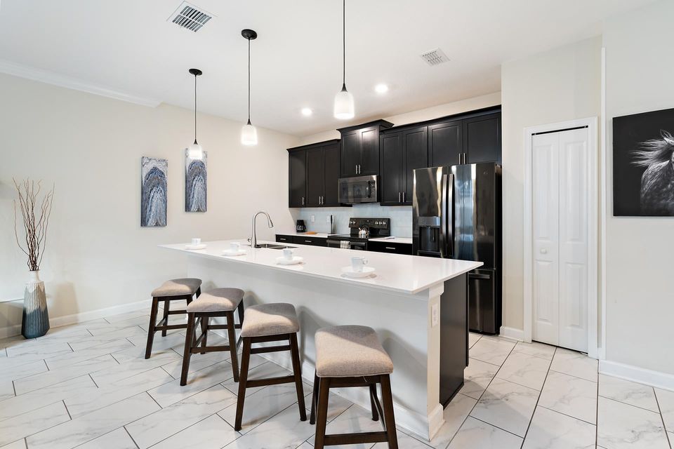 Kitchen Breakfast Counter
