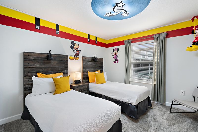 Two Twins Bedroom 3 Upstairs Roku