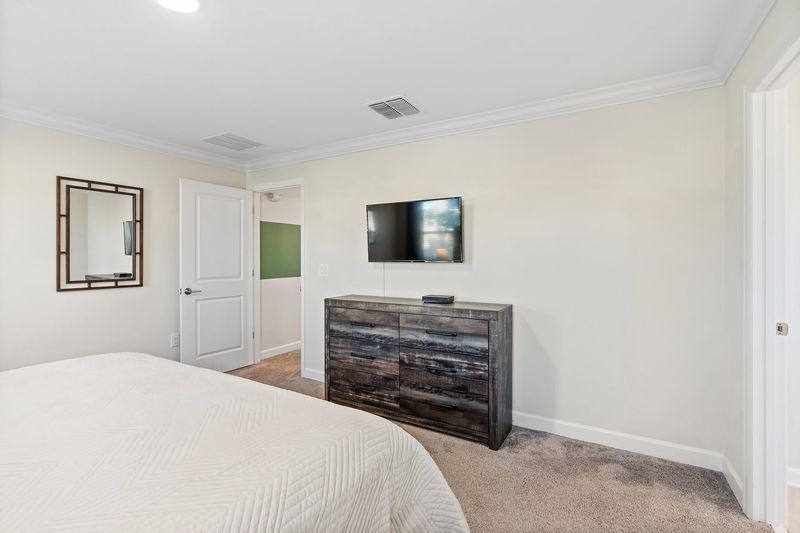 Master  King Bedroom 1 40" Smart TV