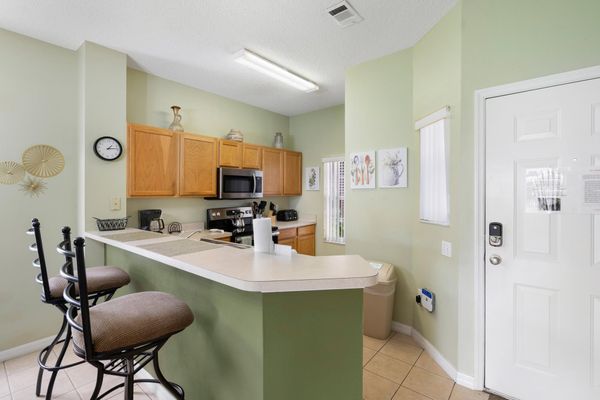 Kitchen/Breakfast Bar