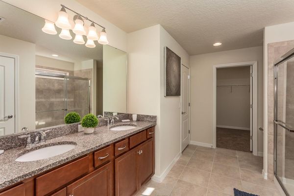 Master King Bathroom 1 Upstairs