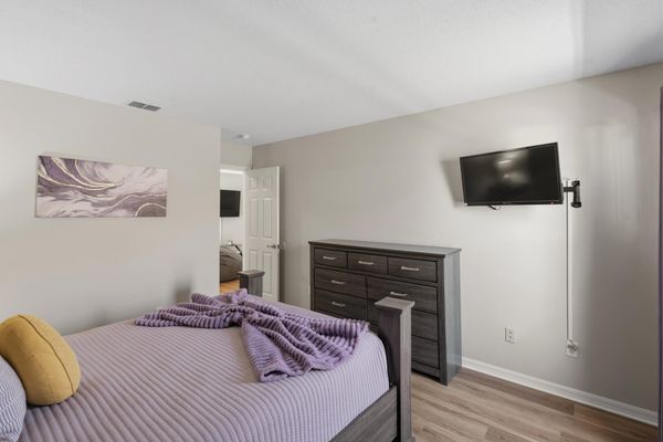 Queen Bedroom 4 Upstairs 32" Roku TV (angle)