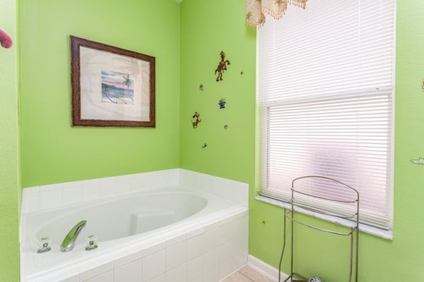 Master King Bathroom 1 (Angle)