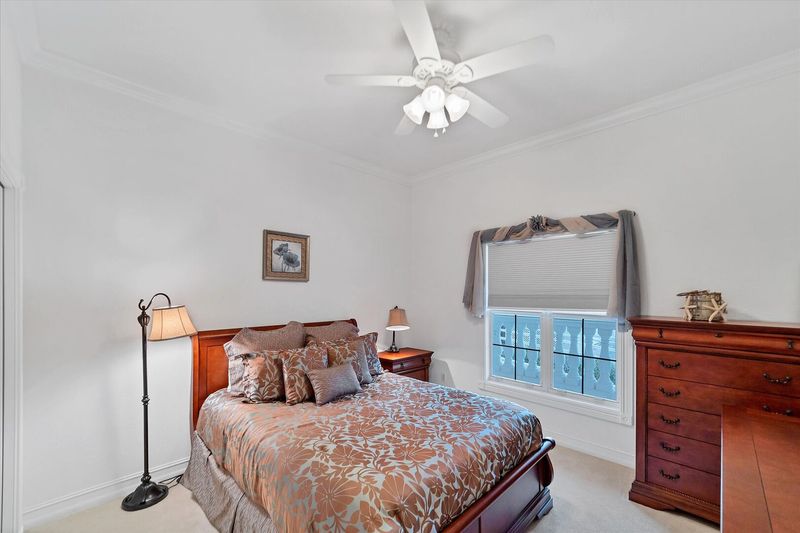 Guest bedroom 1 with queen bed
