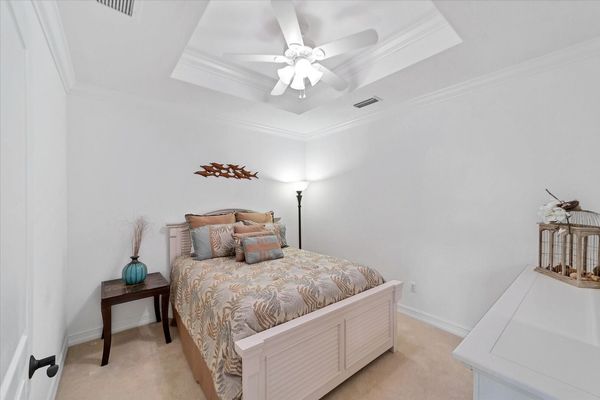 Guest bedroom 2 with full bed