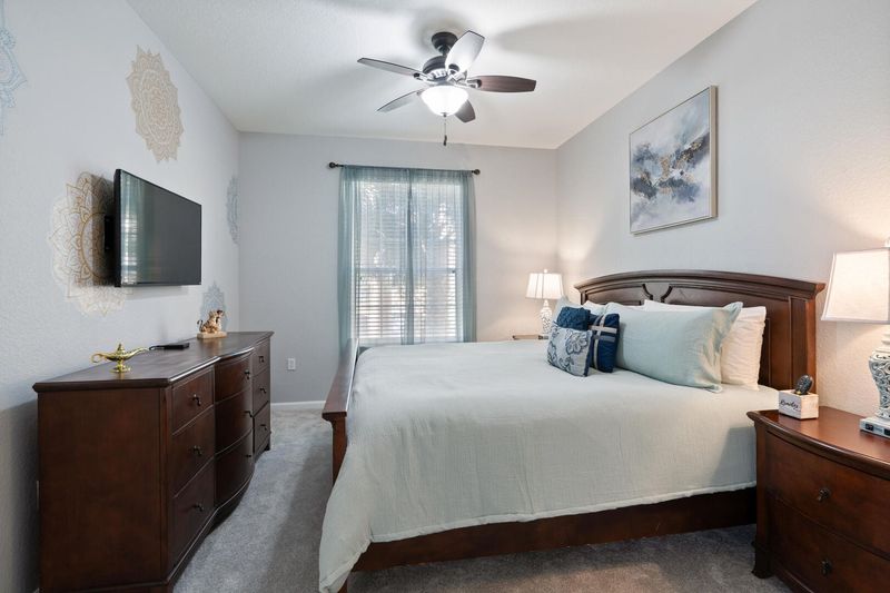 Master King Bedroom 1 Angle
43" TV