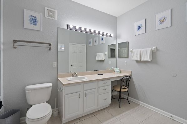 Shared Bathroom 2