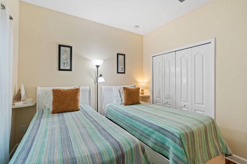 Two Twins Bedroom 1 Downstairs