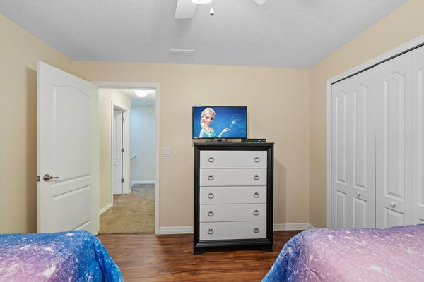 Two Twins Bedroom 4 Upstairs 32" TV