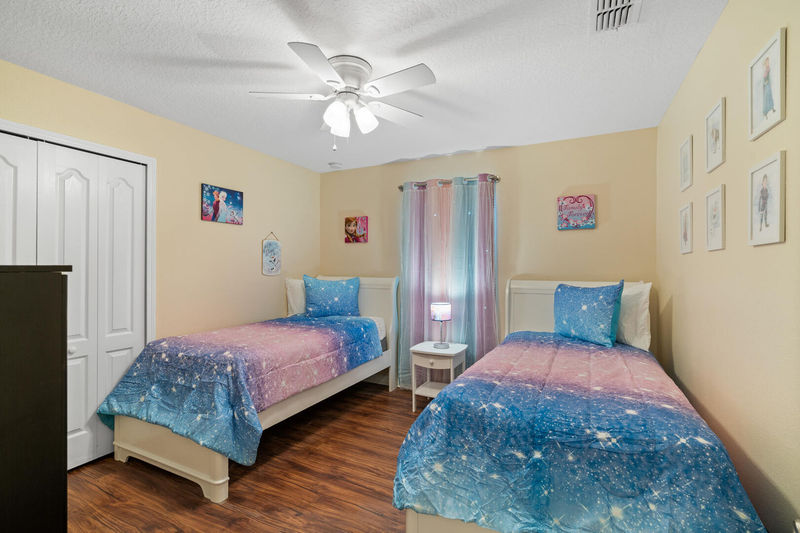 Two Twins Bedroom 4 Upstairs